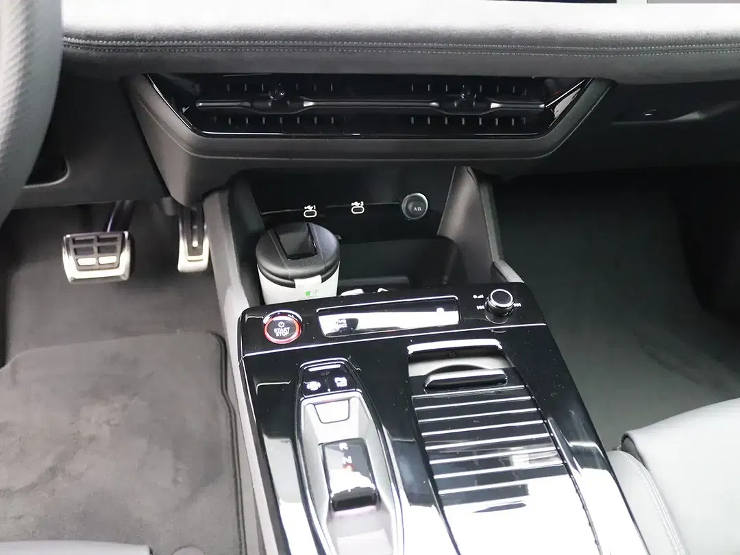 Audi A6 e-tron - Thumbnail 9