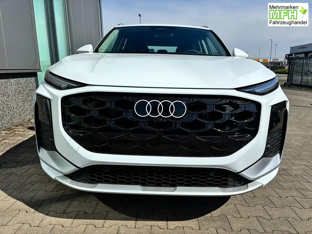 Audi Q3 - Thumbnail 3