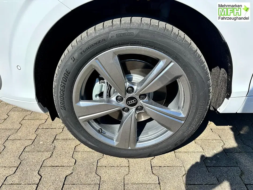 Audi Q3 - Thumbnail 6
