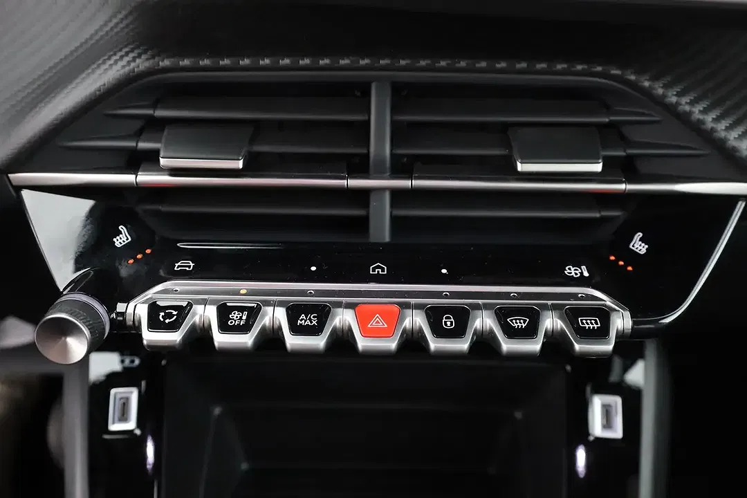 Peugeot 2008 - Thumbnail 11