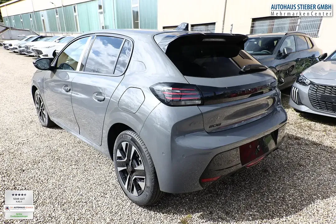 Peugeot 208 - Thumbnail 4