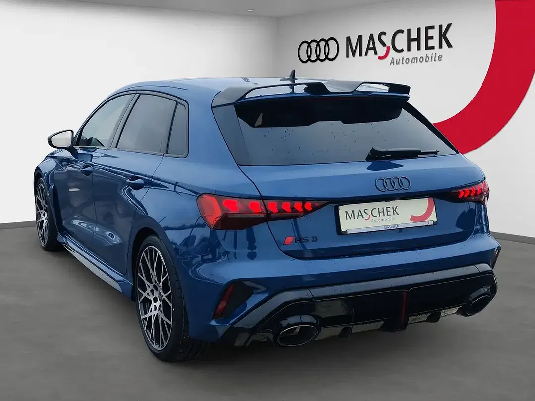 Audi RS3 - Thumbnail 3