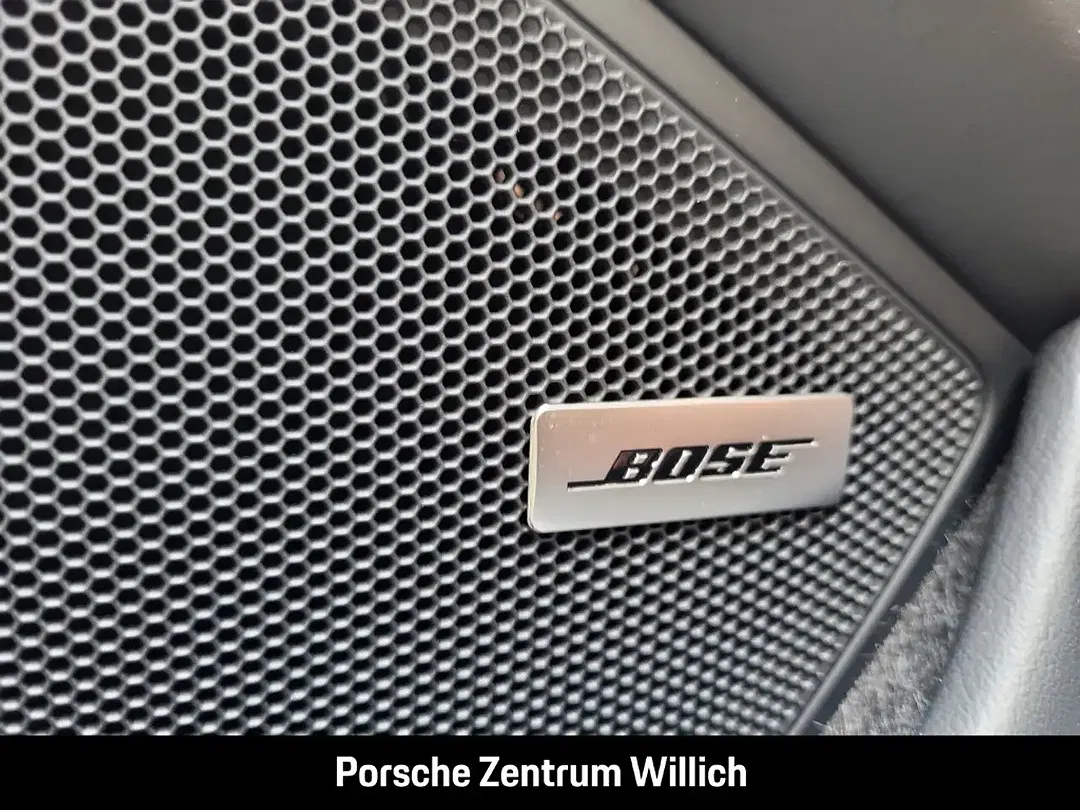 Porsche 992 - Thumbnail 11