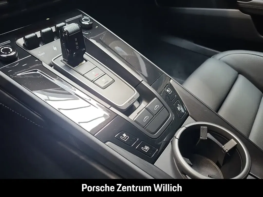 Porsche 992 - Thumbnail 14