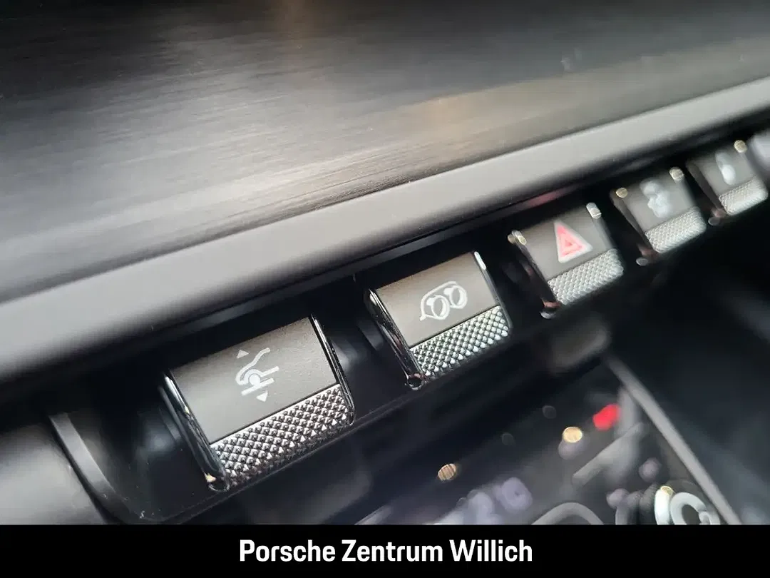 Porsche 992 - Thumbnail 15