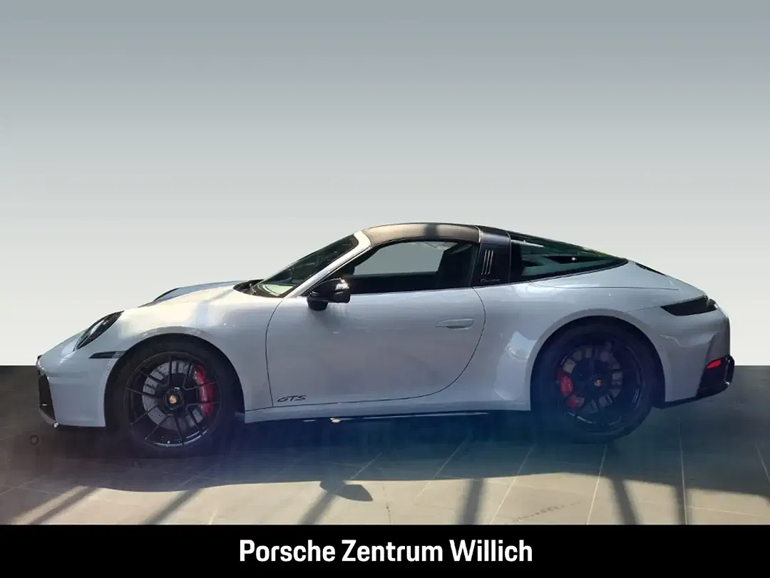 Porsche 992 - Thumbnail 2