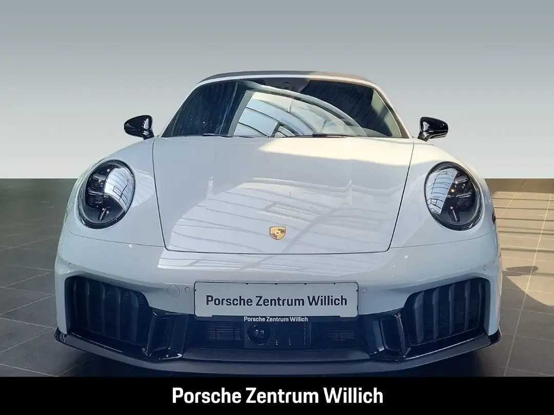 Porsche 992 - Thumbnail 4
