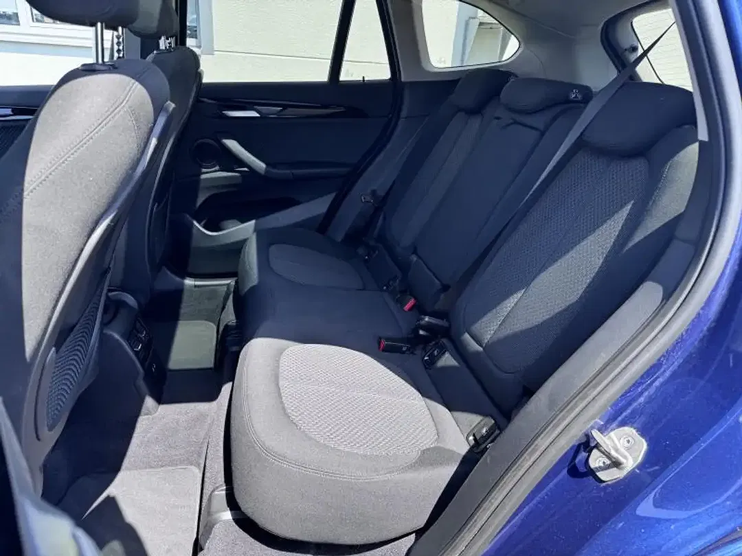 BMW X1 - Thumbnail 11