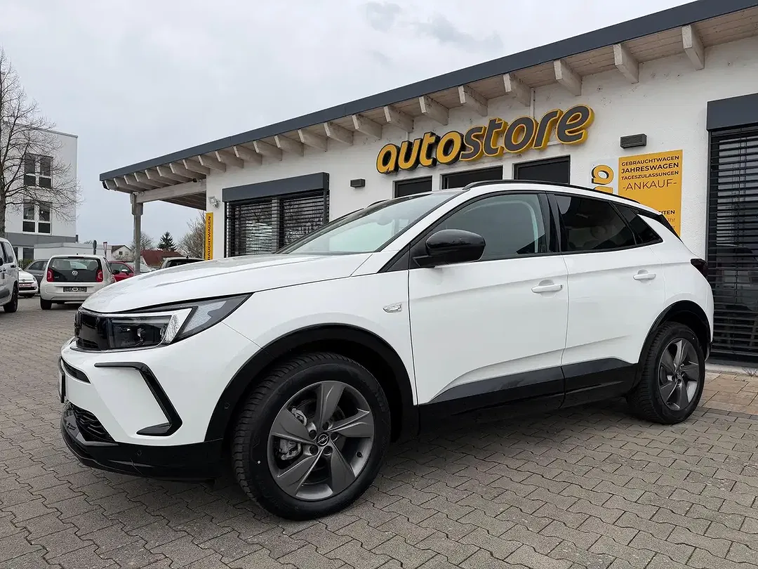 Opel Grandland - Thumbnail 1