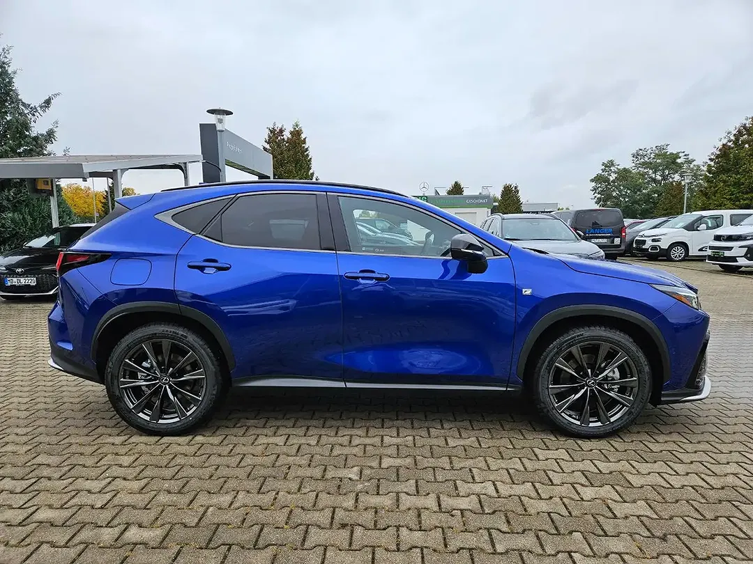 Lexus NX 450h+ - Thumbnail 11
