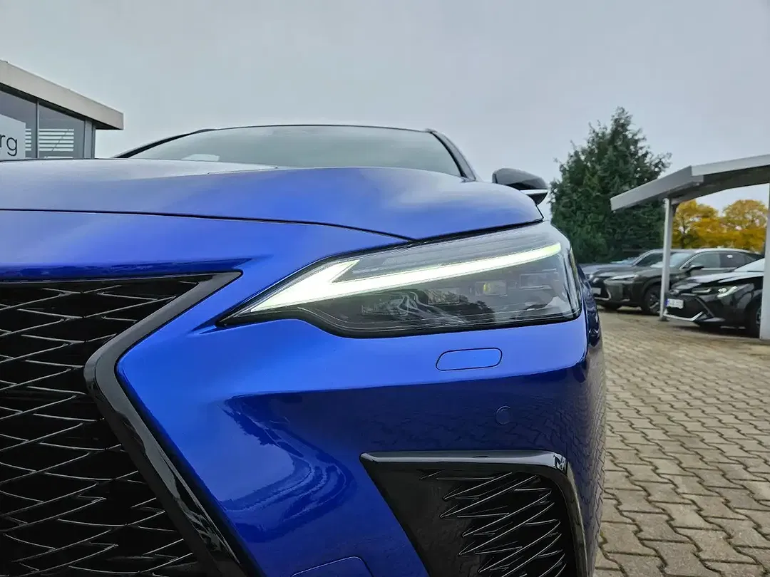 Lexus NX 450h+ - Thumbnail 3