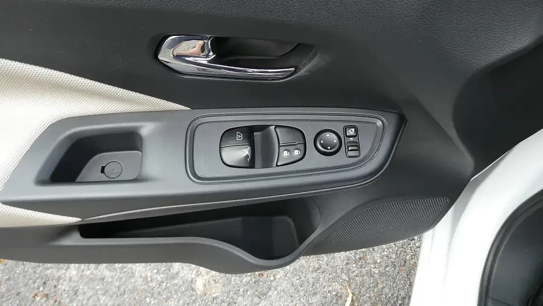 Nissan Micra - Thumbnail 8