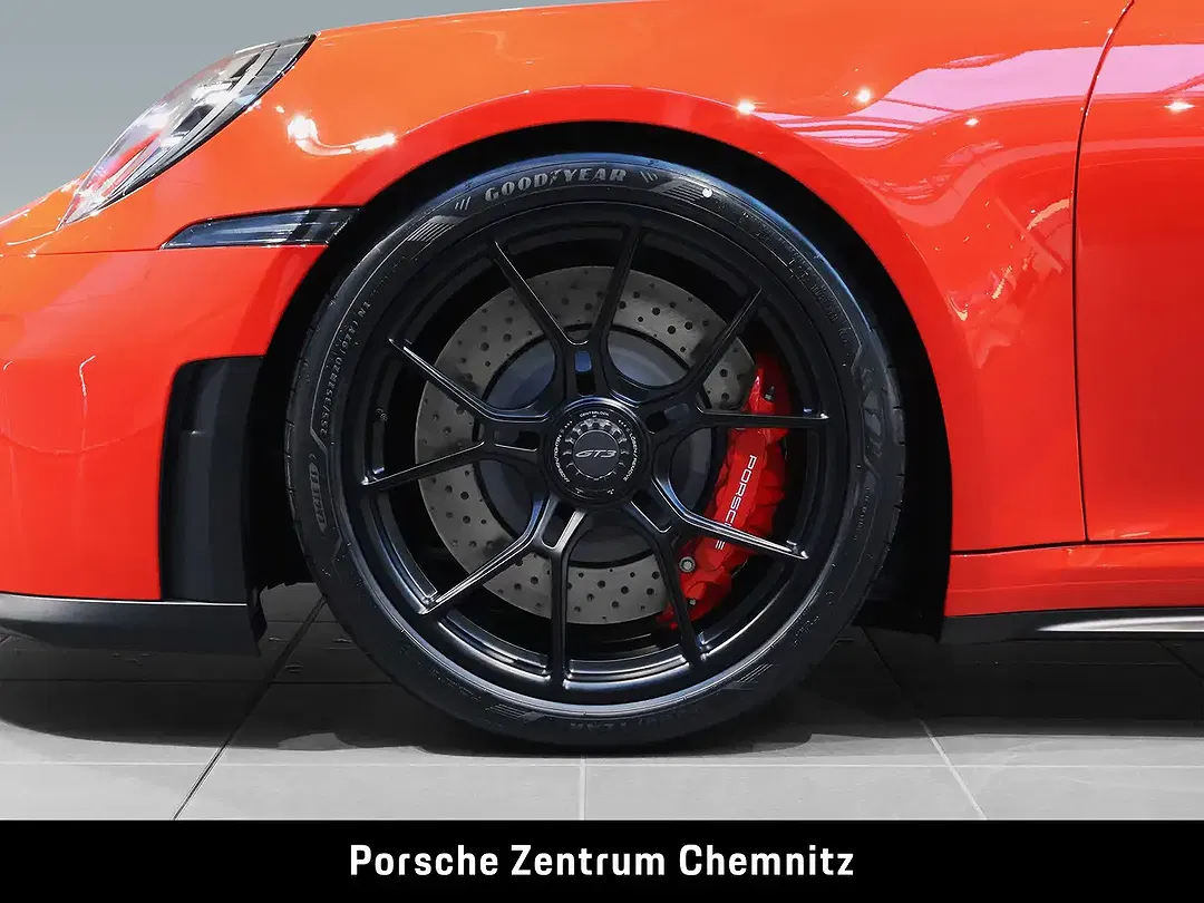 Porsche 911 - Thumbnail 6
