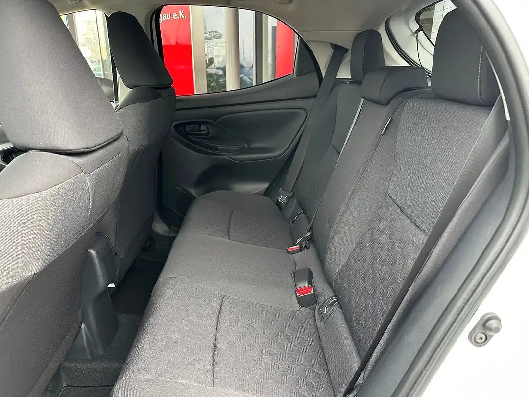 Toyota Yaris - Thumbnail 15