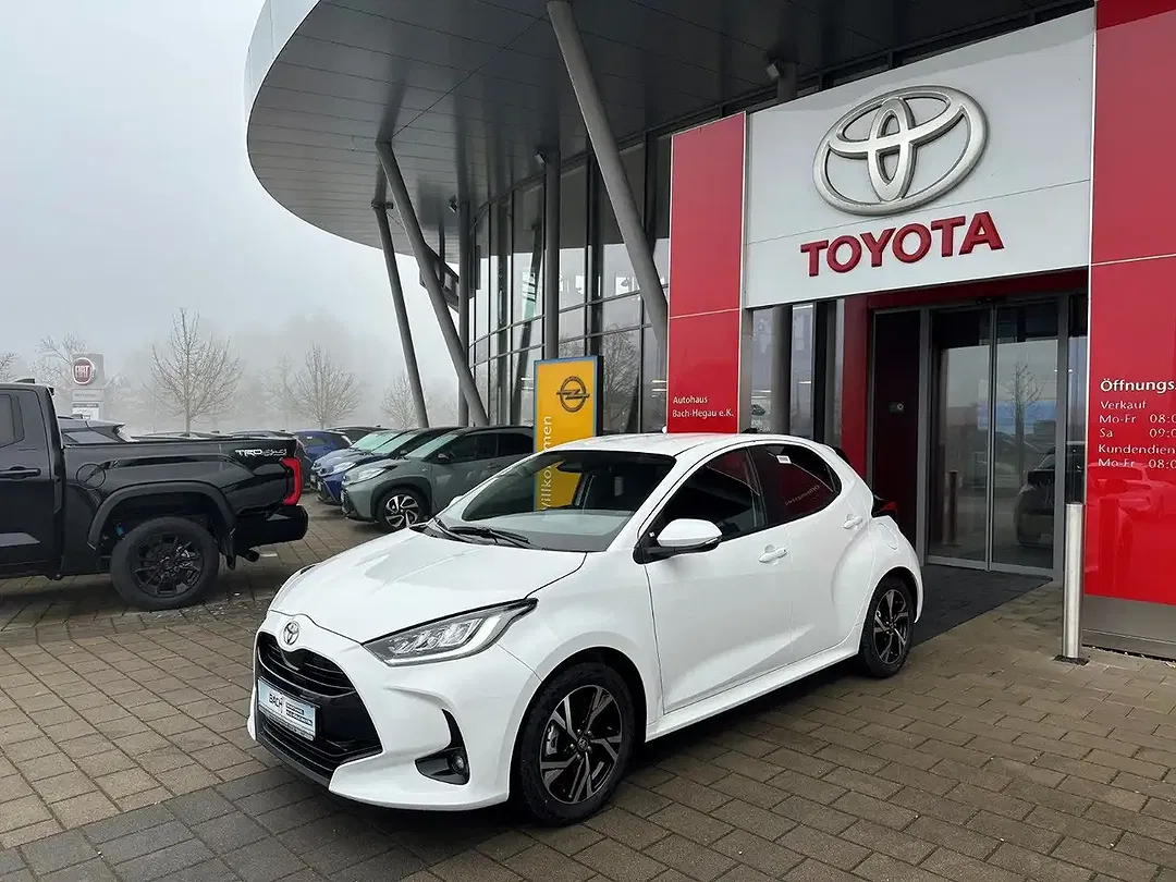 Toyota Yaris - Thumbnail 2