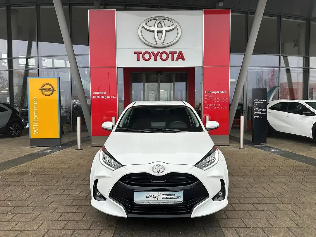 Toyota Yaris - Thumbnail 5