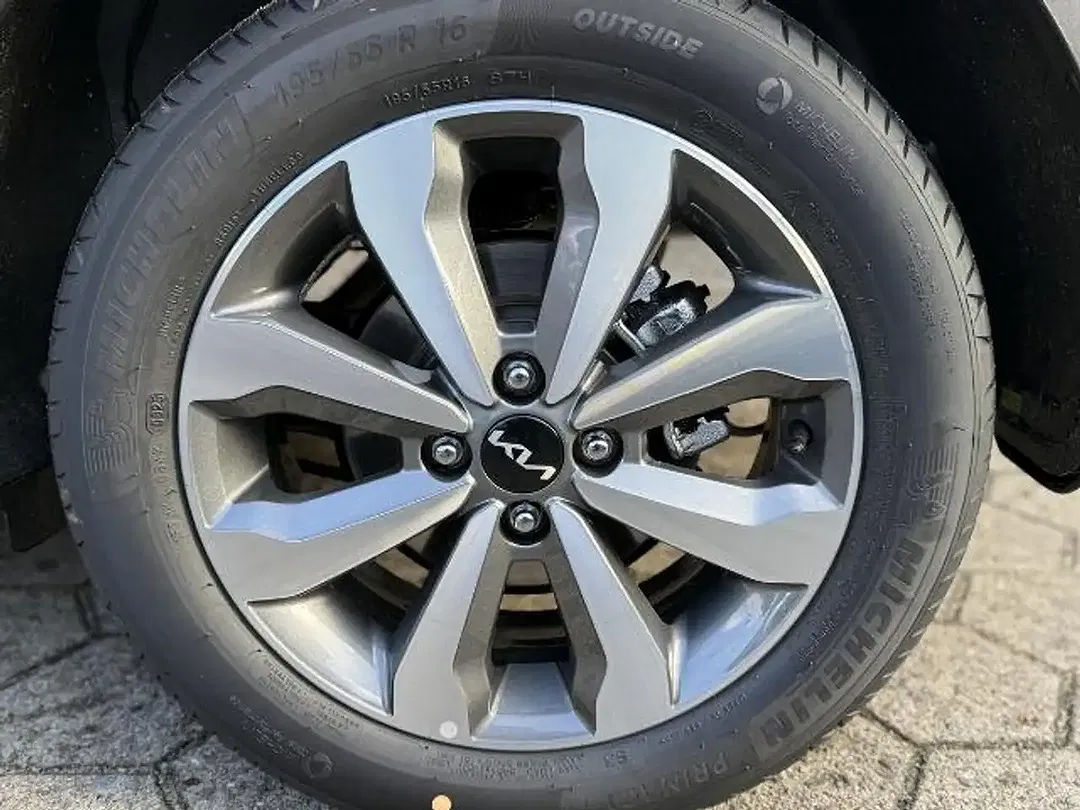 Kia Stonic - Thumbnail 15