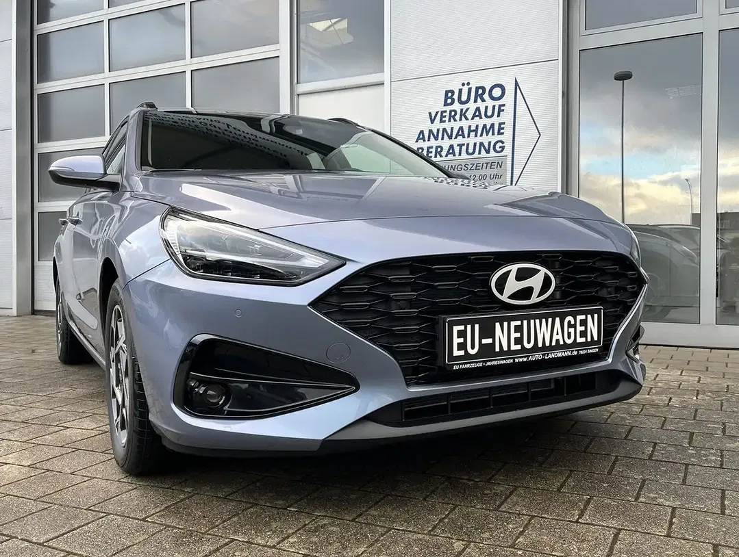 Hyundai i30 - Thumbnail 1