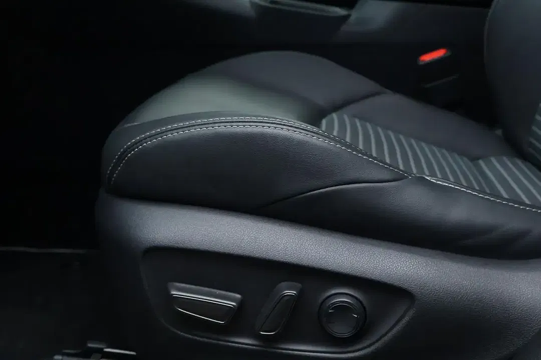 Toyota RAV 4 - Thumbnail 10