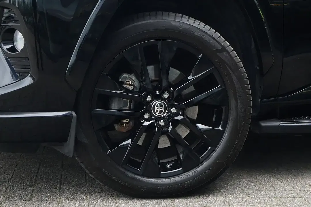 Toyota RAV 4 - Thumbnail 4