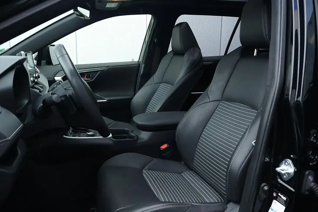 Toyota RAV 4 - Thumbnail 9
