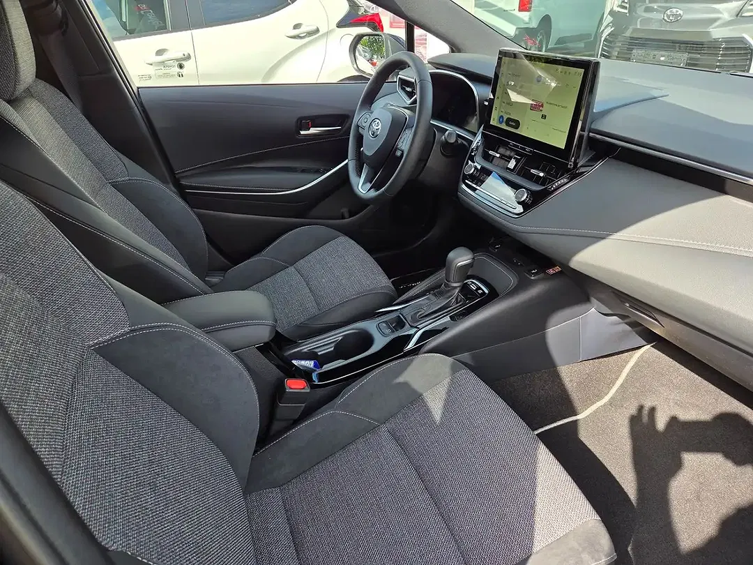 Toyota Corolla - Thumbnail 10