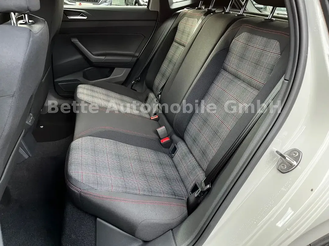 Volkswagen Polo - Thumbnail 11