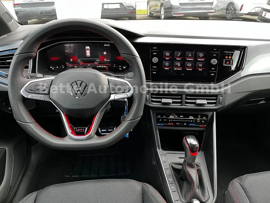Volkswagen Polo - Thumbnail 9