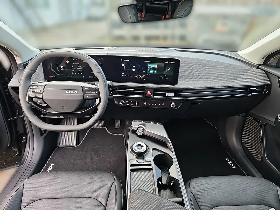 Kia EV6 - Thumbnail 10