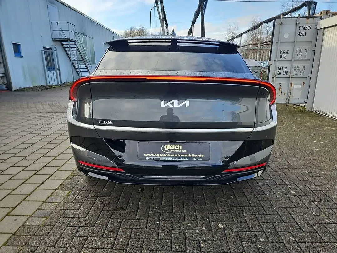 Kia EV6 - Thumbnail 13