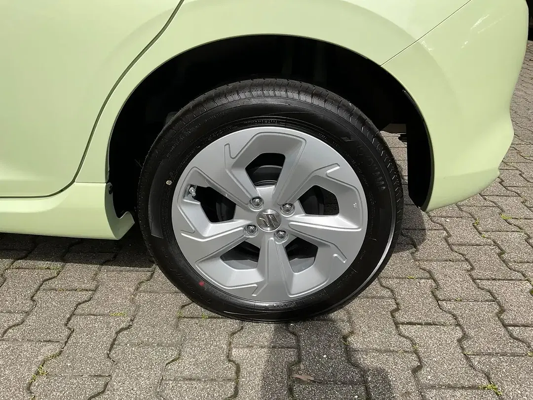 Suzuki Swift - Thumbnail 9