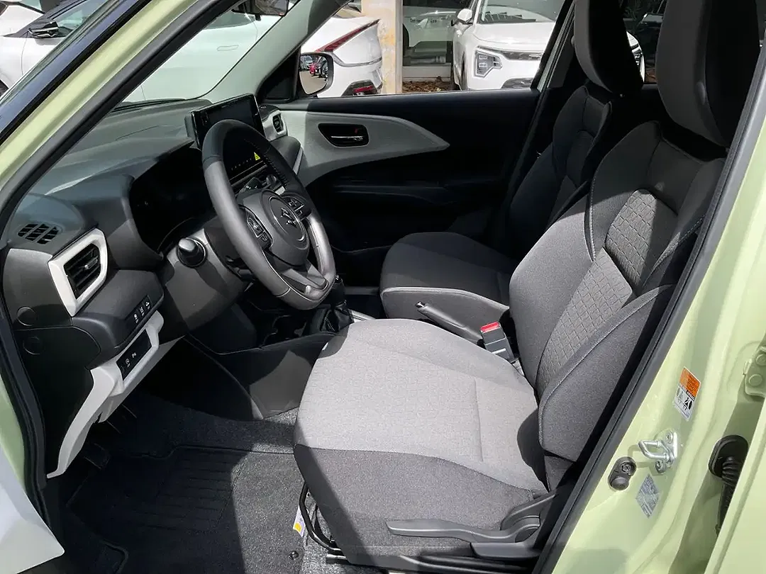 Suzuki Swift - Thumbnail 10
