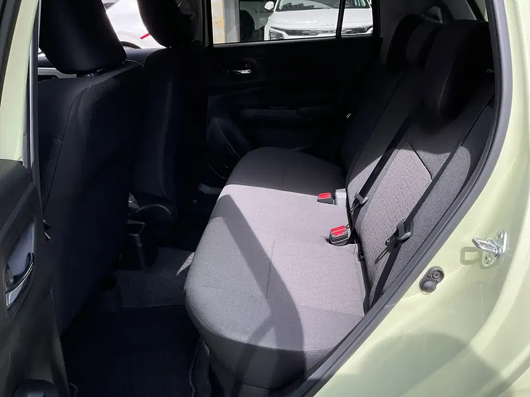 Suzuki Swift - Thumbnail 11