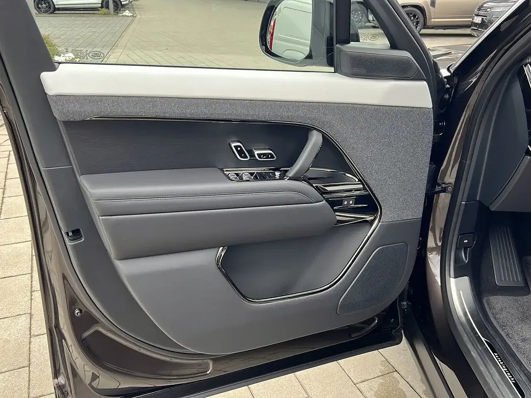 Land Rover Range Rover Sport - Thumbnail 9