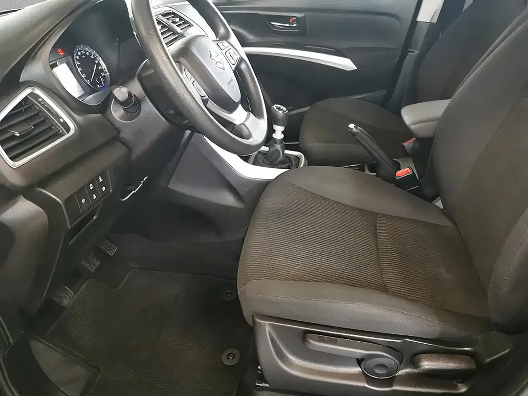 Suzuki S-Cross - Thumbnail 6