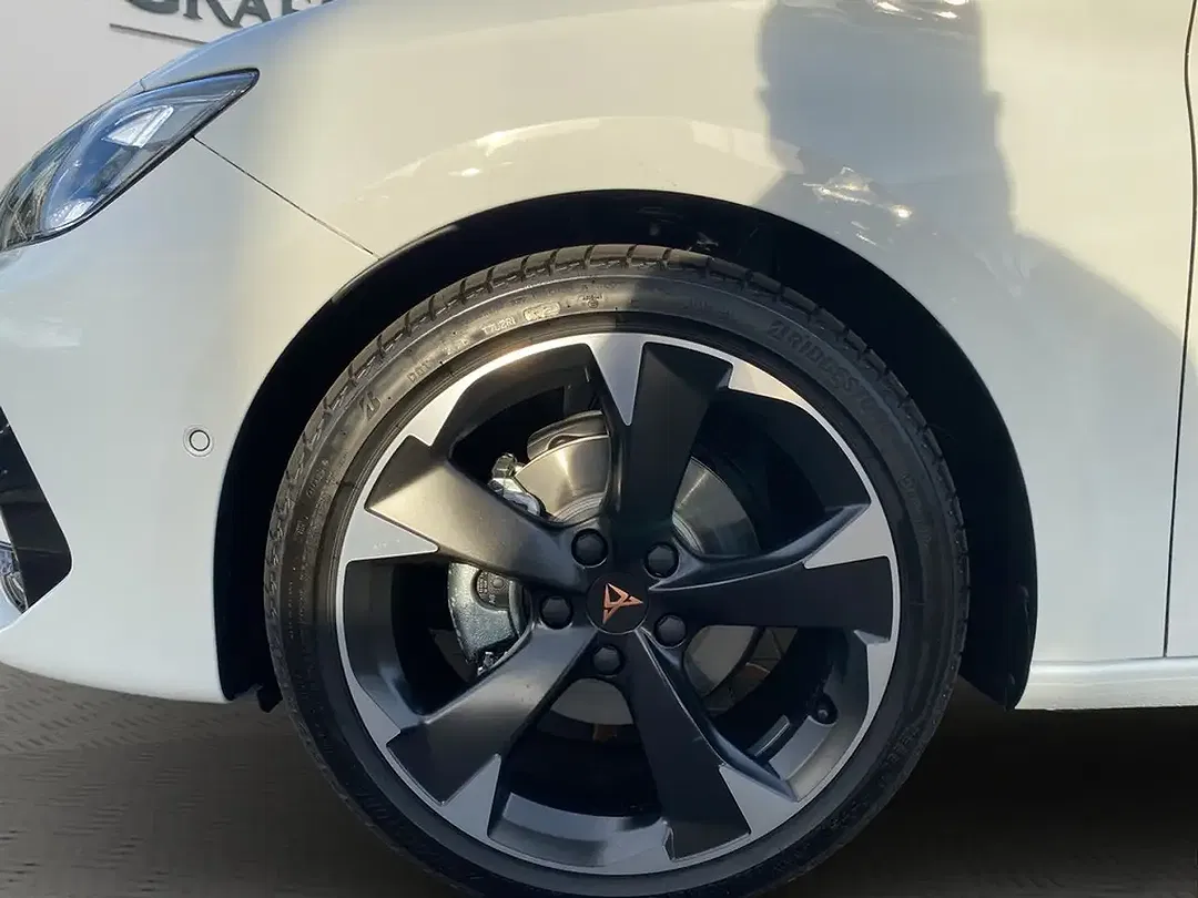 CUPRA Leon - Thumbnail 3