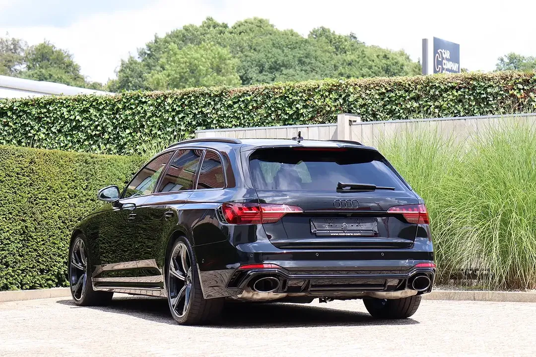 Audi RS4 - Thumbnail 22