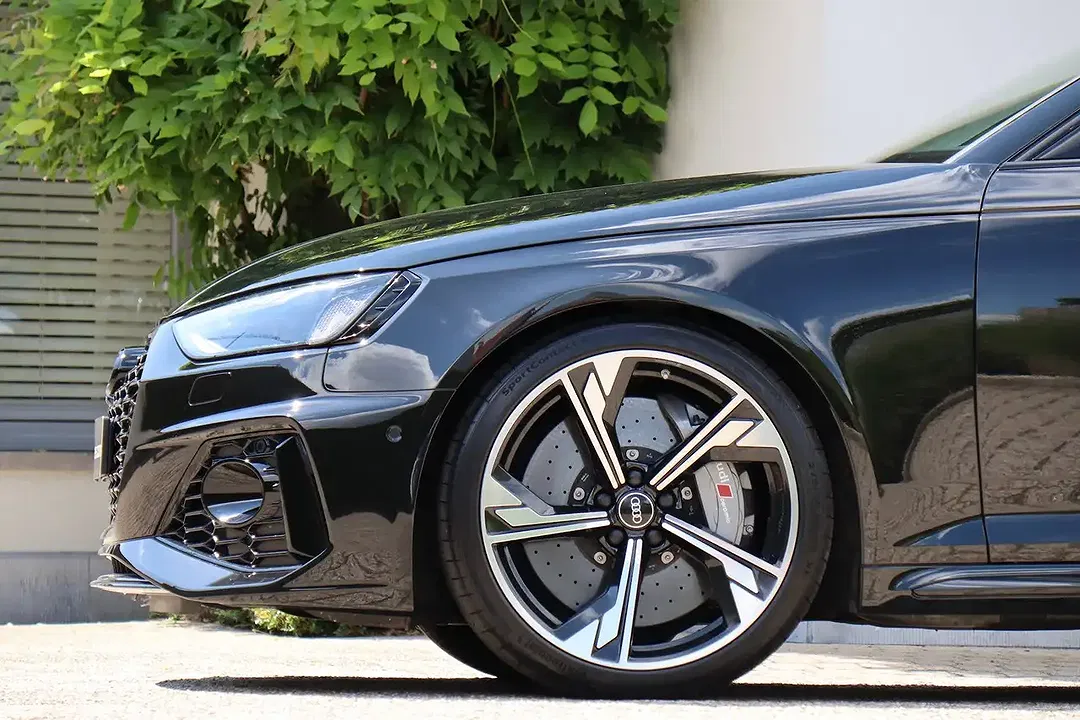 Audi RS4 - Thumbnail 29