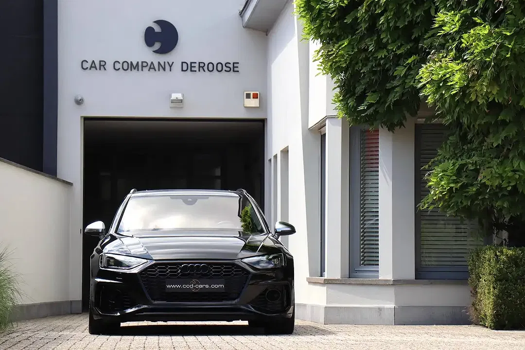 Audi RS4 - Thumbnail 4