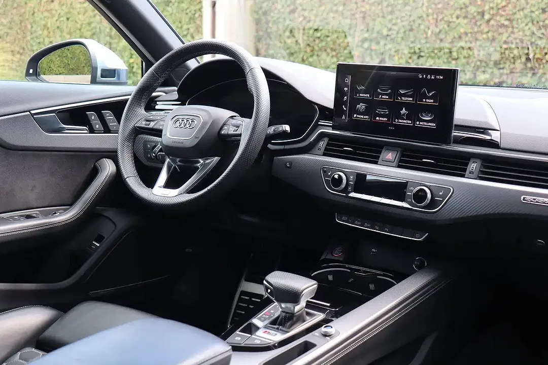 Audi RS4 - Thumbnail 6