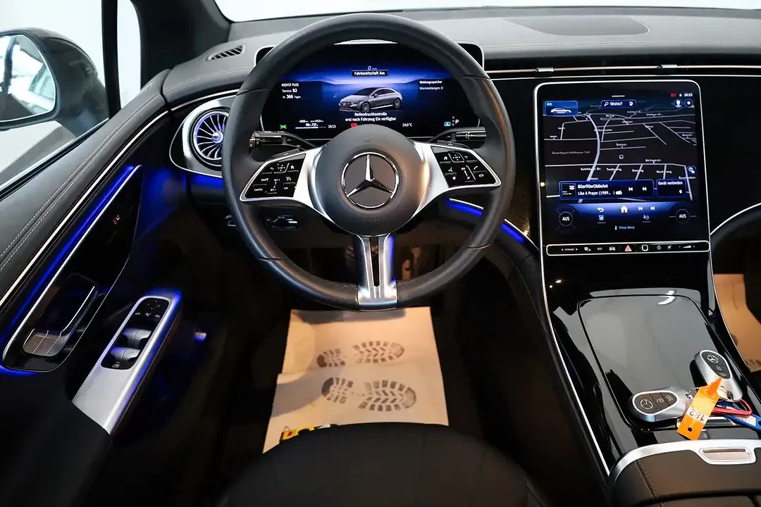 Mercedes-Benz EQE 300 - Thumbnail 11
