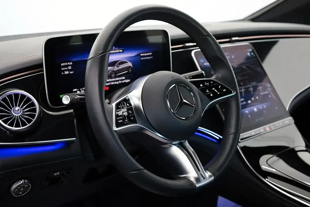 Mercedes-Benz EQE 300 - Thumbnail 16