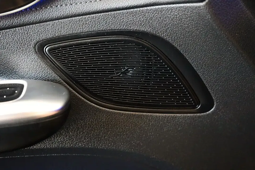 Mercedes-Benz EQE 300 - Thumbnail 31