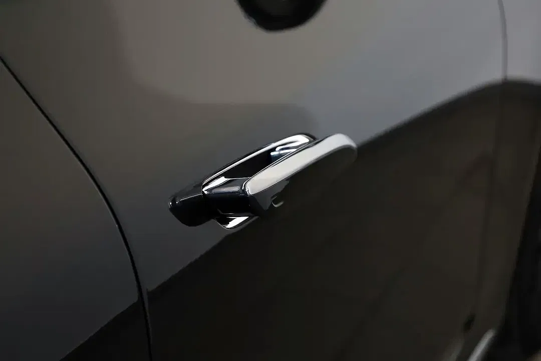 Mercedes-Benz EQE 300 - Thumbnail 32