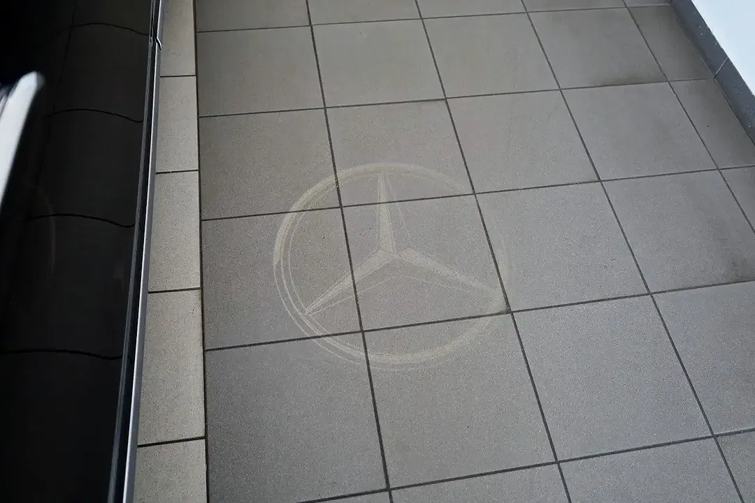 Mercedes-Benz EQE 300 - Thumbnail 34