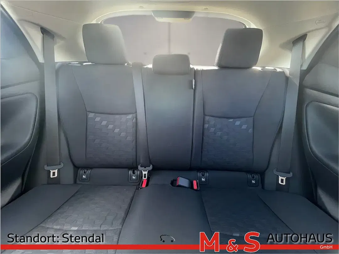 Toyota Yaris - Thumbnail 15