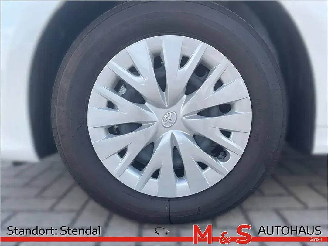 Toyota Yaris - Thumbnail 16