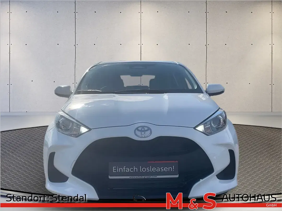Toyota Yaris - Thumbnail 2
