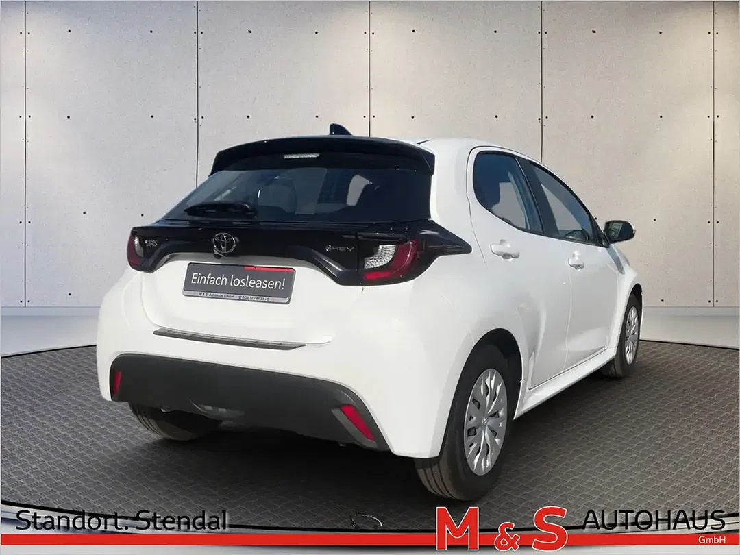 Toyota Yaris - Thumbnail 4