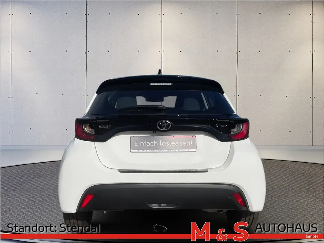 Toyota Yaris - Thumbnail 5